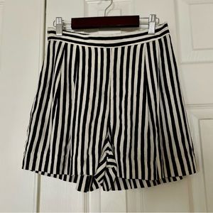 H&M White & Black Striped Elastic Waist Pull On Shorts- Size 4
